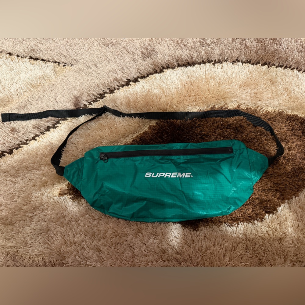 SUPREME Fanny pack